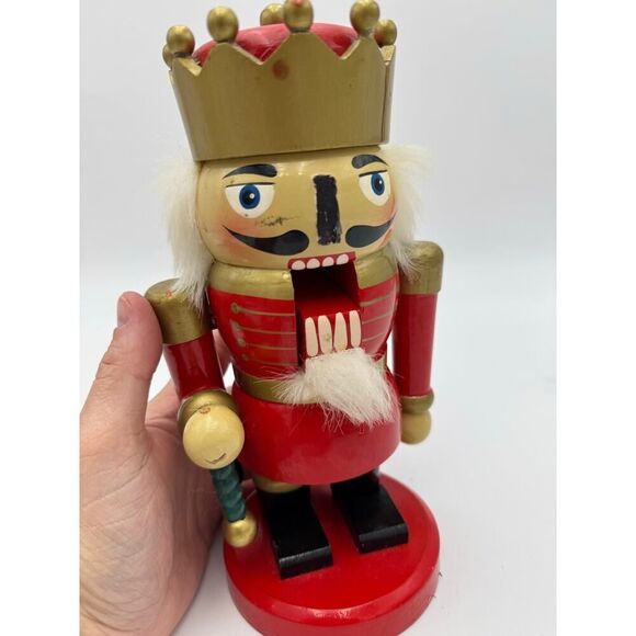 Traditional Wooden Nutcracker King Figurine -‎ Festive Holiday Decor - Picture 5 of 10